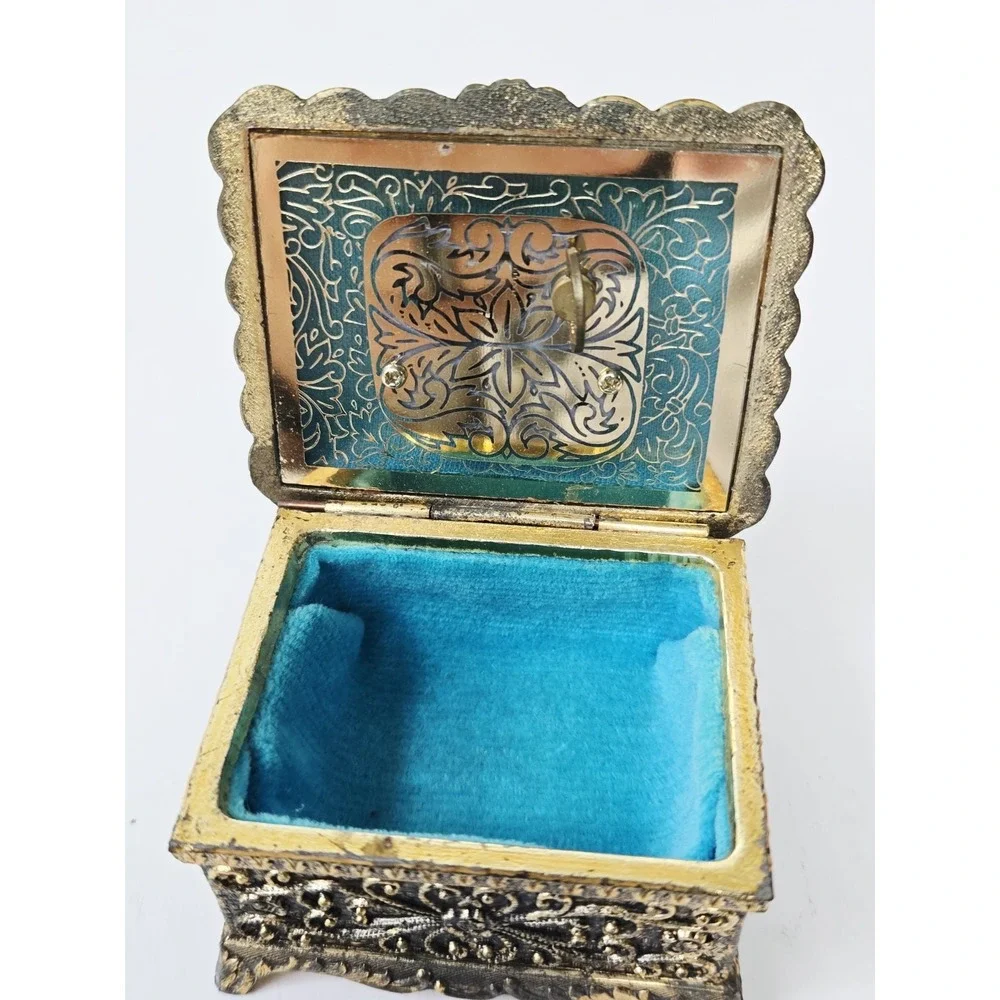 Vintage Japan metal trinket jewelry box gold tone Theme of Paraganini